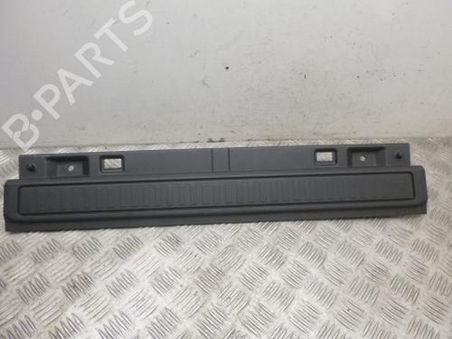 tailgate-trim-land-rover-defender-station-wagon-l663-2019-38803516 main image