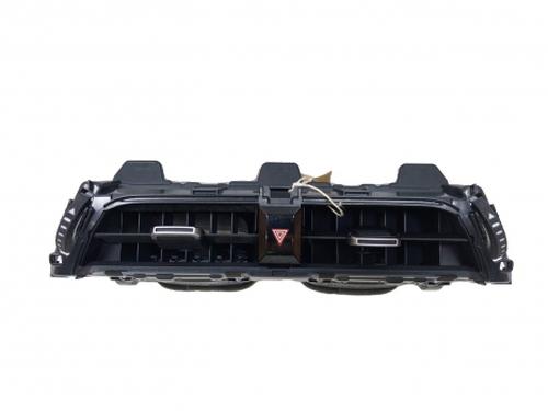 Used Air vent Air vent TOYOTA COROLLA Saloon (_E21_) 1.8 VVTi Hybrid (126 hp) 38805629 38805629