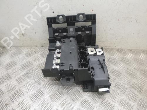 fuse-box-bmw-5-g30-f90-2016-38804227 main image