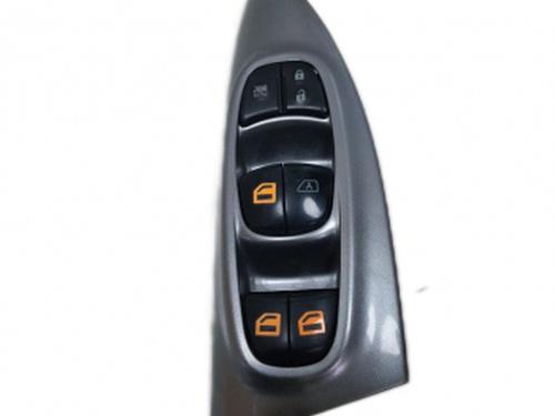 Used Right front window switch Right front window switch NISSAN JUKE (F15) 1.5 dCi (110 hp) 38803541 38803541