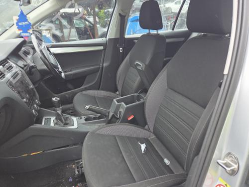 Engine control unit (ECU) SKODA OCTAVIA III Combi (5E5, 5E6) 2.0 TDI | BP38810698M57 - Image 17