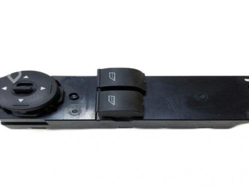 right-front-window-switch-ford-focus-iii-saloon-2010-2011-2012-2013-2014-2015-2016-2017-2018-2019-2020-38815001 main image