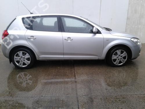 Right front fog light KIA CEE'D Hatchback (ED) 1.6 CRDi 115 | BP38809934C31  - Image 10