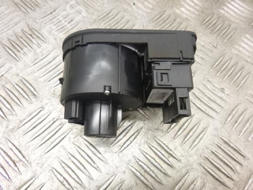 Headlight switch AUDI Q3 (8UB, 8UG) 2.0 TDI | BP38815580I24 - Image 2