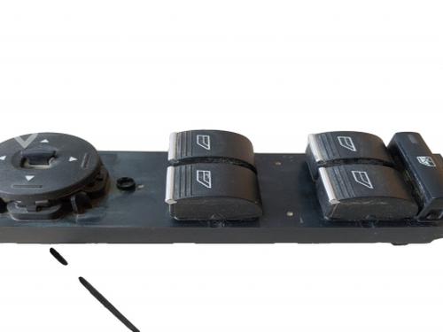 Used Right front window switch Right front window switch FORD KUGA II (DM2) 2.0 TDCi (120 hp) 38810982 38810982