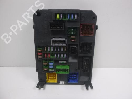 Used Fuse box Fuse box PEUGEOT 508 I (8D_) 2.0 HDi (163 hp) 38815071 38815071