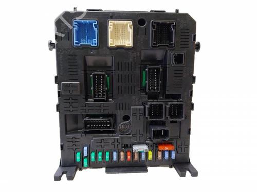 Used Fuse box Fuse box PEUGEOT PARTNER Platform/Chassis 1.6 BlueHDi 100 (100 hp) 39247555 39247555