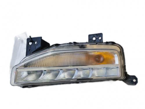 left-daytime-light-vw-t-roc-a11-d11-2017-38810073 main image