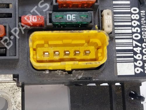 Fuse box CITROËN C5 III Break (RW_) 1.6 HDi 110 (RW9HZC) | BP38808768E1 - Image 3