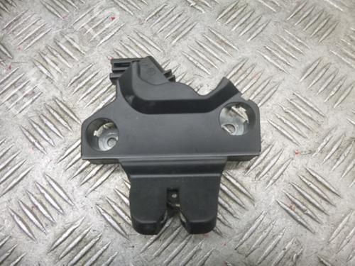tailgate-lock-toyota-corolla-saloon-_e21_-2019-38805279 main image