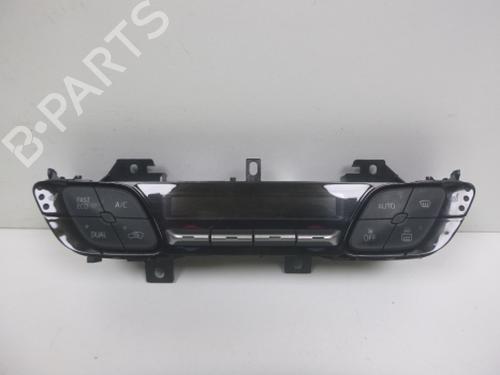 climate-control-toyota-c-hr-_x1_-2016-38813822 main image