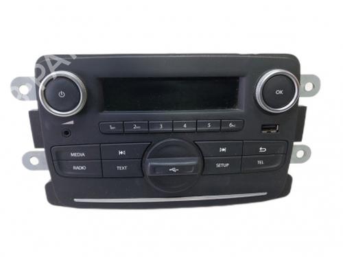 Used Radio Radio DACIA DUSTER (HM_) 1.5 dCi 110 4x4 (HMAB) (109 hp) 38812498 38812498