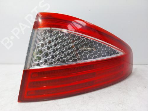 Used Right taillight Right taillight FORD MONDEO IV (BA7) 2.0 (145 hp) 38807179 38807179