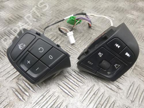 steering-wheel-controls-volvo-v40-hatchback-525-2012-2013-2014-2015-2016-2017-2018-2019-38811978 main image