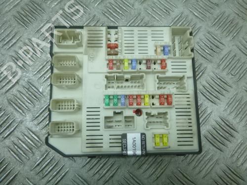 Used Fuse box Fuse box RENAULT LAGUNA III (BT0/1) 2.0 dCi (BT01, BT08, BT09, BT0E, BT0K, BT12, BT1C, BT1D,... (150 hp) 38813597 38813597
