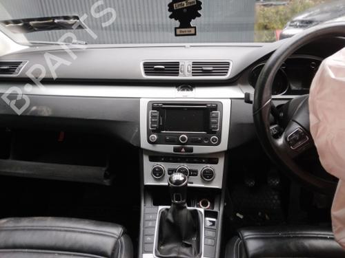Fuse box VW CC B7 (358) 2.0 TDI | BP38810897E1 - Image 12