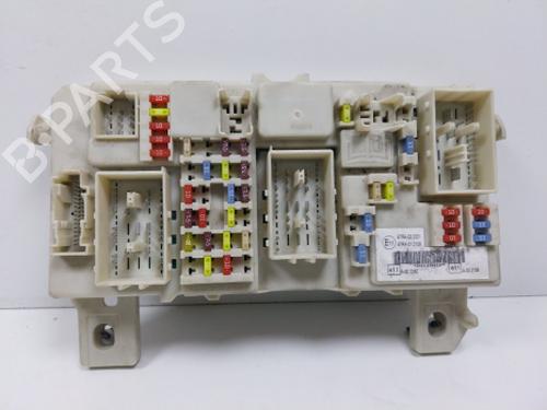 Used Fuse box Fuse box FORD FOCUS II (DA_, HCP, DP) 1.6 TDCi (90 hp) 38803902 38803902