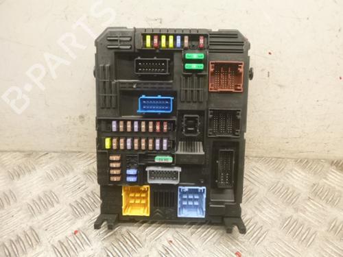 Used Fuse box Fuse box PEUGEOT 2008 II (UD_, US_, UY_, UJ_, UR_, UC_) e-2008 (UKZKXZ) (136 hp) 38815029 38815029