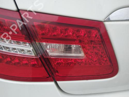 left-tailgate-light-mercedes-benz-e-class-coupe-c207-2009-2010-2011-2012-2013-2014-2015-2016-38812649 main image