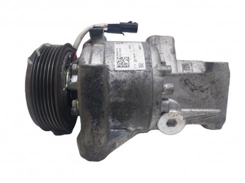 Used AC compressor AC compressor DACIA DUSTER (HM_) 1.5 dCi 115 (HMAD) (116 hp) 38813506 38813506