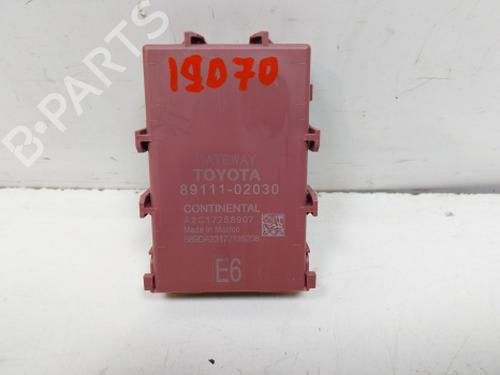 Used Electronic module Electronic module TOYOTA COROLLA Saloon (_E21_) 1.8 VVTi Hybrid (126 hp) 40019952 40019952