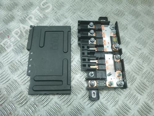 fuse-box-land-rover-defender-station-wagon-l663-2019-38802258 main image