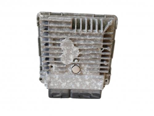 engine-control-unit-ecu-vw-touran-1t3-2010-2011-2012-2013-2014-2015-2016-38808860 main image