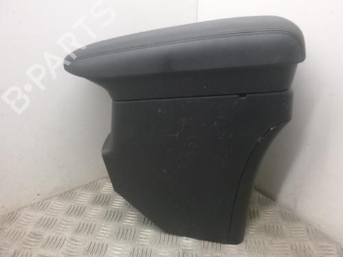 Used Armrest / Center console Armrest / Center console MITSUBISHI OUTLANDER III (GG_W, GF_W, ZJ, ZL, ZK) 2.2 Di-D 4WD (GF6W) (150 hp) 38806366 38806366