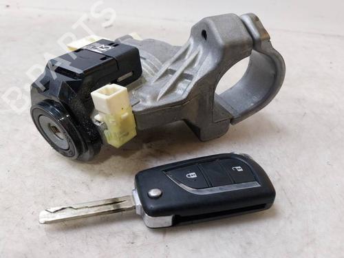 Switch TOYOTA AURIS (_E18_) 1.8 (ZRE182_, ZRE182R) | BP40157737I30 - Image 1