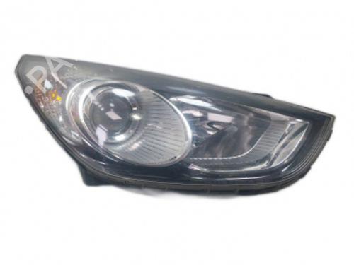 Used Right headlight Right headlight HYUNDAI ix35 Van CRDi 4WD (136 hp) 38815634 38815634