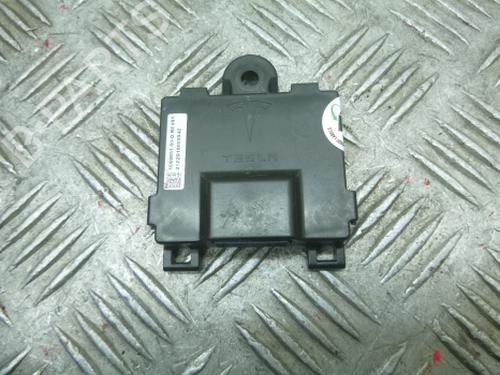Used Electronic module Electronic module TESLA MODEL S (5YJS) 70 (388 hp) 38804820 38804820