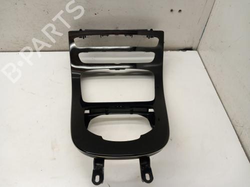 middle-console-mercedes-benz-e-class-w213-2016-38803353 main image