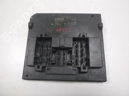 Used Fuse box Fuse box VW GOLF VII (5G1, BQ1, BE1, BE2) 1.0 TSI (110 hp) 38814296 38814296