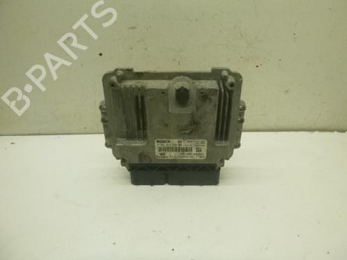 Used Engine control unit (ECU) Engine control unit (ECU) HYUNDAI ix35 Van CRDi (116 hp) 38811898 38811898