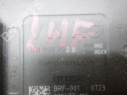 Left front window motor VW PASSAT B7 (362) 1.6 TDI | BP38810403E21 - Image 3