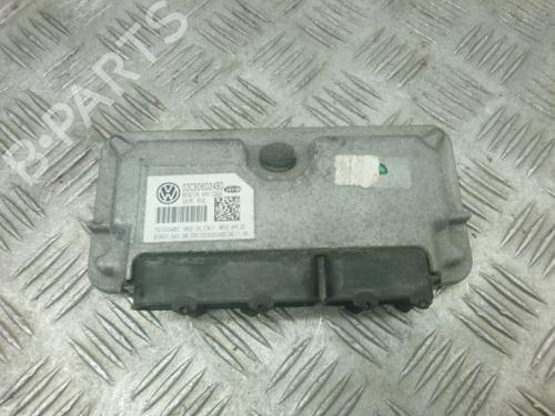 Used Engine control unit (ECU) Engine control unit (ECU) VW GOLF VI (5K1) 1.4 (80 hp) 38815880 38815880