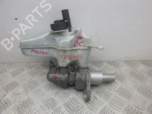 Used Brake master cylinder Brake master cylinder VW PASSAT B6 (3C2) 1.9 TDI (105 hp) 38811733 38811733