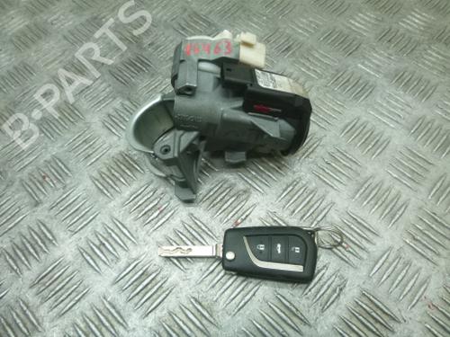 Used Switch Switch TOYOTA AVENSIS Saloon (_T27_) 2.0 D-4D (ADT270_, ADT270R) (124 hp) 38803364 38803364