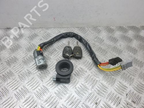 Used Switch Switch NISSAN KUBISTAR Van (X76) 1.5 dCi (65 hp) 38806352 38806352