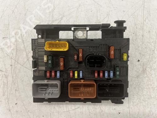 Used Fuse box Fuse box CITROËN C4 Picasso I MPV (UD_) 2.0 HDi 138 (136 hp) 39989339 39989339