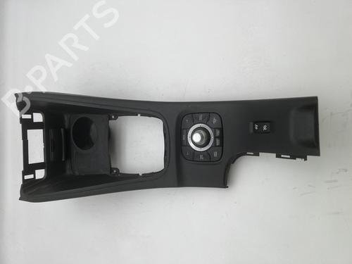 Used Middle console Middle console RENAULT MEGANE III Grandtour (KZ0/1) 1.9 dCi (KZ0J, KZ0N, KZ1S) (131 hp) 40006346 40006346