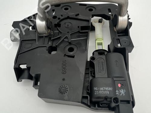 Used Front right exterior door handle Front right exterior door handle PEUGEOT 1007 (KM_) 1.6 16V (109 hp) 39681856 39681856