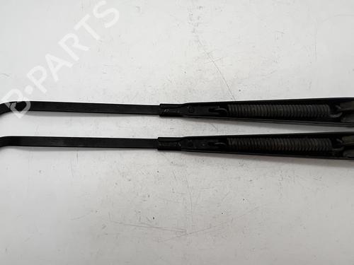Used Rear windshield wiper arm Rear windshield wiper arm MASERATI BITURBO Coupe (AM 331) 222 SE (250 hp) 39675949 39675949