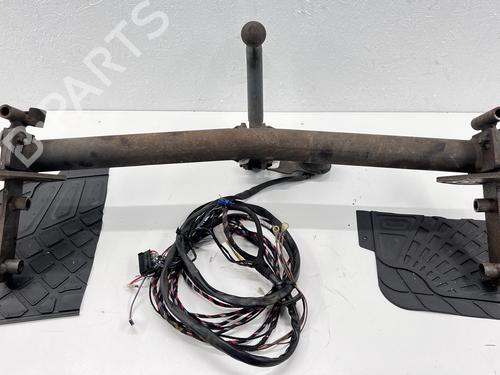 Used Tow ball/Mechanism Tow ball/Mechanism BMW 3 Touring (E46) 320 d (150 hp) 40090348 40090348
