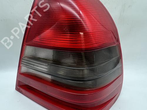 Used Right taillight Right taillight MERCEDES-BENZ C-CLASS (W202) C 180 (202.018) (122 hp) 39672330 39672330