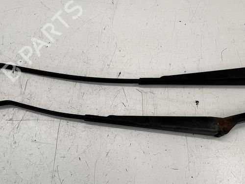 Used Rear windshield wiper arm Rear windshield wiper arm VW TRANSPORTER T4 Platform/Chassis (70E, 70L, 70M, 7DE, 7DL, 7D 2.4 D (78 hp) 39671930 39671930