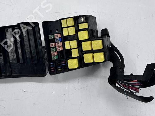 Used Fuse box Fuse box JAGUAR S-TYPE II (X200) 4.0 V8 (276 hp) 39677246 39677246