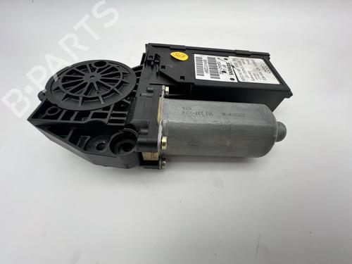 Rudehejsemotor forskærm højre Rudehejsemotor forskærm højre 39677389 39677389