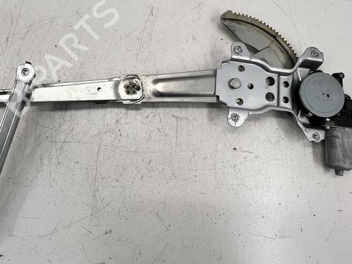 Used Front left window mechanism Front left window mechanism SUZUKI SWIFT III (MZ, EZ) 1.3 (RS413, ZC11S) (92 hp) 39670434 39670434