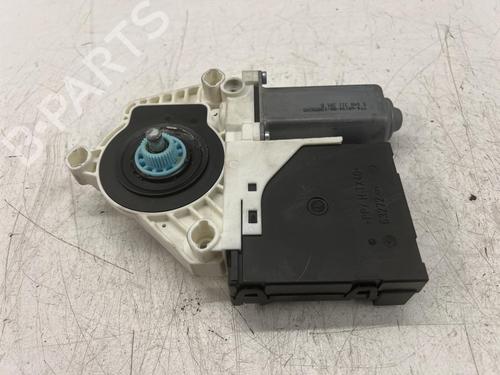 Used Electronic module Electronic module VW EOS (1F7, 1F8) 1.4 TSI (122 hp) 39689884 39689884